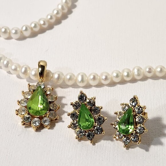 14K Pearl Necklace Bracelet & Earrings Complete Set Vintage Mint Peridot Avon - Picture 5 of 11